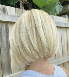 A women's lifestyle destination dedicated to style, entertainment, love, and living beautifully. Graduated Bob Haircuts, Bob Haircut With Bangs, Long Bob Haircuts, Honey Blonde Hair, Short Layered Haircuts, Hair Design