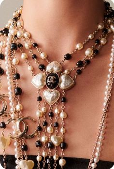 Gaudy Jewelry, Chanel Costume Jewelry, Mode Chanel, Chanel Store, Chanel Style, Fashion Chanel, Chanel Inspired