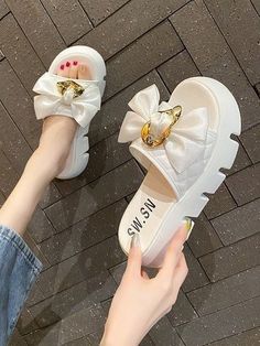 Shoes Heels Classy, Shoes Outfit Fashion, Fancy Shoes, Girly Shoes, Aesthetic Shoes