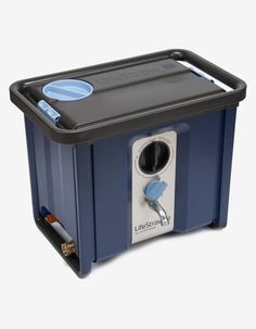 an image of a blue box with water on the lid and two pipes attached to it