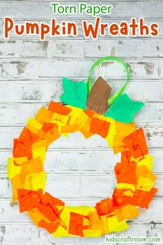 How to make a pretty pumpkin wreath from a paper plate and torn paper. Prek Learning Crafts, First Day Of Fall School Activities, Fall Crafts With Paper Plates, Fall Crafts Elementary School, Halloween Wreath Craft For Kids, Crafts For Pre K Art Projects, School Fall Crafts, November Crafts For Senior Citizens, Pumpkin Wreath Preschool