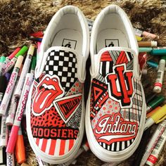 College Shoes, Custom Painted Shoes, Tenis Vans, Shoe Designs, Shoes Diy, Hand Painted Shoes