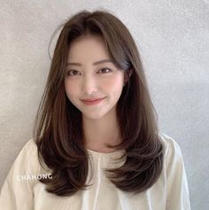 Medium Layered Haircuts Korean, Korean Haircut Straight, Asian Hair Styles Medium Length, Medium Korean Hair, Medium Length Haircut Korean Style, Medium Korean Haircut, Korean Hair Cuts Medium, Haircut Korean Girl, Asian Medium Hair