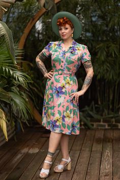 1940s Inspired Dress, Trashy Diva, Peach Background, Hibiscus Print, Tropical Hibiscus, Stay Golden, Clothing And Textile, Antique Clothing, Golden Age Of Hollywood