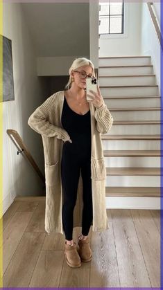 \n\nwinter outfit. cozy outfit. coats. sweaters. UGGS. lounge wear. cozy winter outfit. homey outfit. \n\n Pastel Outfit, Legging Outfits, Cozy Outfit, Sporty Chic, Outfit Inspo Fall