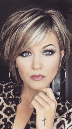 Blonde Pixie Haircut, Haircut And Color, Short Hair Haircuts, Trendy Short Hair Styles, Short Bob Hairstyles, Short Hair Cuts For Women, Great Hair, Gorgeous Hair