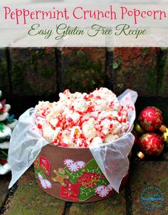 peppermint crunch popcorn is an easy holiday treat