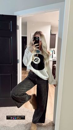 Christmas Fit Ideas Aesthetic, Fashion Killa Fall, Fashion Killa Winter, College Fits Aesthetic, Fall Outfits Photoshoot, Utah Fits, Unique Outfit Ideas, Trendy Mom Outfits, Cute Outfits With Leggings