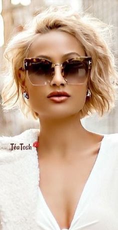 Micah Gianneli, Short Shag Hairstyles, Shag Hairstyles, Magic Hair, Red Wigs, Wearing Sunglasses, Bob Haircuts For Women, Trendy Fall Outfits