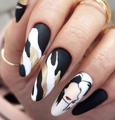 Cartoon Nail Designs, Black And White Nails, Horror Nails, Pop Art Nails, Mickey Nails, Gold Nail Designs, Hippie Nails