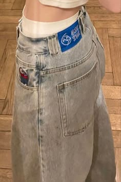 Y2k Couples, Couples Fashion, Basketball Pants, Street Jeans, Diy Vetement, Retro Blue, Outfit Jeans, Style Wide Leg Pants, Jeans Y2k