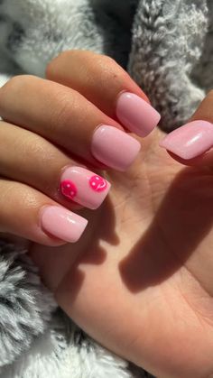 Short Acrylic Astethic Nails, Cute Nails For Ten Year Olds, East Short Nail Designs, Pink French Tip Nails With Accent Nail, Short Acyrilics Nails Simple, Preppy Nail Ideas For Short Nails, Painted Nails Ideas Polish Short, Nails For Nine Year Olds Short, Cute Regular Nail Polish Nails