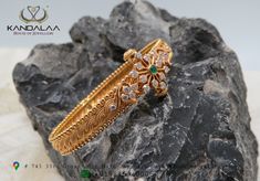 Gold Jewelry Prom, Emerald Stone Rings, Bangle Diamond, Jewelry Prom, Temple Jewelry Necklace, Pure Gold Jewellery, Bridal Jewelry Vintage