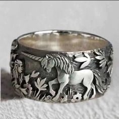 Unicorn And Bunny Fantasy Ring New Sun And Moon Vintage, Animal Rings Jewelry, Unicorn Ring, Unique Gifts For Girls, Moon Vintage, Horse Ring, Fantasy Ring, Retro Fashion Women, Fancy Gifts