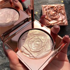 Guicami  Highlighter Facial Bronzer Palette Makeup 3D Face Contour Shimmer Powder Illuminator Bronzer Palette, It Cosmetics Concealer, Face Contour, Lip Gloss Balm, Eye Pigments, Highlighter And Bronzer, Shiny Eyes, Lip Wrinkles