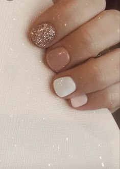 White And Rose Gold Nails Short, Mani Ideas For Short Nails, Classy Summer Dip Nails, Short Dipped Nails, Neutral Fun Nails, Ombré Nails With Design, Nails Dipped, Dip Nails, Her Nails