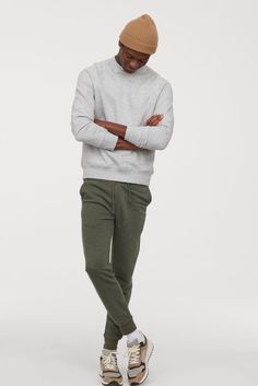 Green Joggers Outfit, Cozy Sweatpants, Side Kick, Mens Fashion Work, Men's Beanies, Teen Boy Outfits, Sweatpants Outfit