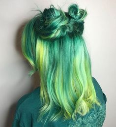 Slime Nickelodeon, Green Hair Dye, Half Updo Hairstyles, Dyed Hair Pastel, Half Bun, Bun Updo, Hair Idea, Ombré Hair, Bright Hair