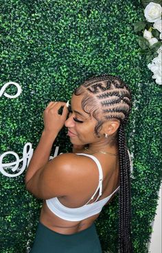 Cornrow Braids With Designs, Cute Cornrows Braids Black Women, Straight Back Feed Ins With Designs, Feed Ins Braids To The Back, Feed Ins Cornrows, Braids For Black Women Feed In, Star Straight Back Braids, Hairstyle Ideas Weave Braids, Braids To Back For Black Hair