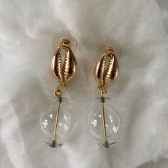 Cowrie stud earrings, made with 18k gold plated brass, bubble earrings and nickel free earring backs White Tassel Earrings, Boho Style Earrings, Beaded Tassel Earrings, Earrings Summer, Funky Earrings, Summer Earrings