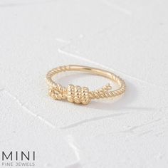 Knot Wedding Ring, Gold Minimalist Ring, Twisted Love, Ring Jewellery Design, Rope Ring, Wedding Bachelorette Party, Love Knot Ring, Rope Rings, Bonus Mom