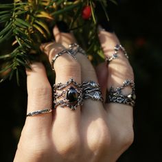 Wolves Black, Running With The Wolves, Thorn Ring, Ring Aesthetic, Simple Silver Jewelry, Yennefer Of Vengerberg, Edgy Jewelry, Estilo Hippie