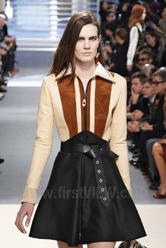 Louis Vuitton Vintage Louis Vuitton Dress, Louis Vuitton Runway Outfits, Louis Vuitton Fw24, Louis Vuitton Vintage Runway, Louis Vuitton 2022 Runway, Victorian Dress, Louis Vuitton