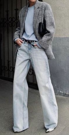 Work Street Style Summer, Comfortable Chic Outfits Plus Size, Fall Outfits 2023 Street Style, New Street Style 2023, 2023 Street Style Summer, Fall Winter 2022 2023 Street Style, La Office Style Work Outfits, Source Unknown Clothing, Fall 23 Street Style