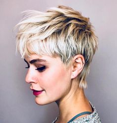 Curling Thick Hair, Platinum Blonde Pixie, Short Choppy Haircuts, Choppy Haircuts, Choppy Bob Haircuts, Textured Haircut, Thick Wavy Hair, Hair Adviser, Short Hair Lengths