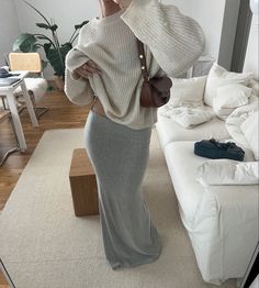 Grey long skirt sweatshirt brown bag spring outfit summer outfit 2024 skims liatz scandi stockholm copenhagen Fashion Girly, Classy Fits, Stockholm Fashion, Cute Comfy Outfits, Outfit Inspo Fall, Airport Outfit, Fall Winter Outfits, Modest Outfits