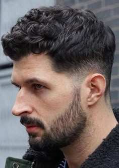 Curly Hair And Beard, Mens Hairstyles Curly, Men's Curly Hairstyles, Curly Hair Fade, Men Haircut Curly Hair, Tapered Haircut, Wavy Hair Men