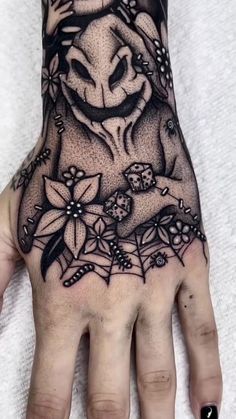 Oogie Boogie Hand Tattoo, Disney Arm Sleeve, Gotik Tattoo, Disney Sleeve Tattoos, Tim Burton Tattoo, Catrina Tattoo, Tattoos Mandala