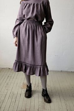 Victorian skirt is made from 100% soft and washed linen. Details: - Colour: Mauve - Composition: 100% Oeko-Tex certified linen - Pockets - Elastic waist - Medium weight linen - Linen care: machine wash gentle; tumble dry low, ironing optional - The price is for one skirt, other pictured items are not included Long Linen Skirt, Victorian Skirt, Skirt Linen, Ruffle Linen, Skirt Ruffle, Elastic Waist Skirt, Skirt For Women, Skirt Long, Style Skirt