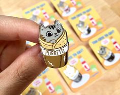 Pin de solapa Purrito esmalte duro