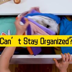 Simple Life Hacks Organizing Ideas, Folding Tricks, Folding Sheets, Folding Tips, Laundry Folding, Folding Hacks, Organize Clothes, Fold Towels, Clothes Folding