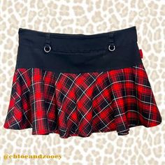 A Fun And Flirty Find, This Vintage Tripp Nyc Skirt Provides A Great Silhouette Features A 2.5” Wide Waist With Two Decorative Loops And Silver Tone Hardware. Flat Front And Back. Banded Waist Continues Another 3.5” To A 6.5” Flirty Skater In A Red, Black, And White Buffalo Plaid Flannel. 5.5” Silver Tone Zip Up The Back With Signature Tripp X Zipper And Red Tripp Hip Tag On Left. Tagged A Size 2x. Waist: 37” (Unstretched) Length: 16” In Excellent Vintage Condition. No Holes, No Stains, No Flaws Tripp Nyc Maxi Skirt, Tripp Nyc Shorts, Tripp Nyc Skirt, Red Plaid Skirt Outfit Grunge, Buffalo Plaid Flannel, Tripp Nyc, Scene Outfits, White Buffalo, Buffalo Plaid