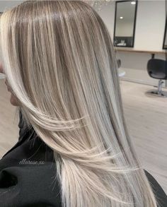 Ash Blonde Hair Colour, Silver Blonde Hair, Cool Blonde Hair, Dyed Blonde Hair, Balayage Blonde, Silver Blonde