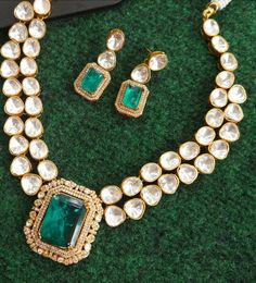 Bollywood replica manish malhotra design nita Ambani emerald wedding necklace Indian Kundan polki jewelry set  Comes with earrings and necklace! This is similar to a collar necklace Manish Malhotra Designs, Nita Ambani, Necklace Indian, Manish Malhotra, Emerald Wedding, Polki Jewellery, Manish, Wedding Jewelry Sets, Collar Necklace