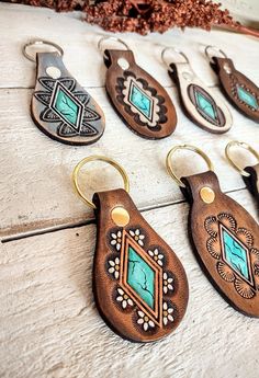 Hand Painted Western Keychains, Hand Tooled Leather, One of a Kind, Handmade Diy Leather Engraving, Western Keychains, Leather Working Projects, Custom Leather Work, Handmade Leather Jewelry, Leather Keychains, Leather Engraving, Leather Stamps, Organic Forms