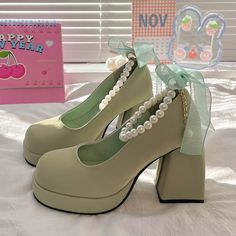 Fabric Material: PuColor: Green. Beige. BlackHeels Height: 7cm/2.76" Pretty Heels, Preppy Shoes, Cute Shoes Heels, Kawaii Shoes, Chunky Heel Shoes, Green Heels, Fancy Shoes, Cute Heels, Girly Shoes