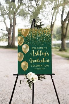 Emerald Green Graduation Party, Graduation Party Ideas Green And Gold, Graduation Party Ideas Green, Green And Gold Graduation Party Ideas, Green And Gold Party Decorations, Graduation Party Welcome Sign, Green Graduation Party