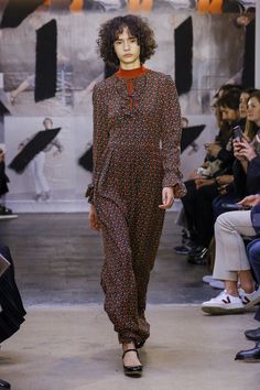 A.P.C. Fall 2018 Ready-to-Wear Collection - Vogue 2018 Fashion, Runway Trends, Vogue Russia, Fashion Fall, Fall 2018, Runway Fashion