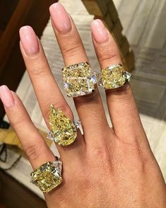 Yellow Diamond Ring, Felicity Jones, Yellow Diamond Rings, Dope Jewelry, Clipuri Video, Expensive Jewelry, I Love Jewelry, Mellow Yellow