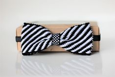 Interesting in mens fashion? Luxury style?Looking for authentic mens accessories or unique gift ideas for dad? Planing your  wedding? This is handwoven black bow tie for men handcrafted from black and white yarn. Etno fashion is my passion :) #mensfashion #mensoutfit #etno #menswear #Lithuania #weaving #etnofashion #bowtie #blackbowtie Crochet Bows