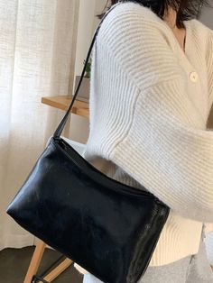 Small Shoulder Bag Outfit, Shoulder Bag Aesthetic, Shoulder Bag Outfit, Shoulder Bags Pattern, Trendy Shoulder Bag, Elegant Bags, Elegant Pattern, Baguette Bag