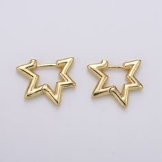 Star Earring, Preppy Jewelry, Huggie Earring, Body Chains, Jewelry Accessories Ideas, Dope Jewelry, Statement Earring, Jewelry Lookbook, Gold Filled Earrings