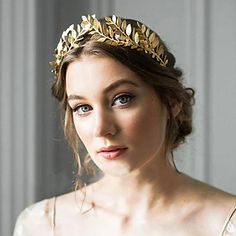 Wreaths Headpiece Masquerade Retro Vintage Alloy For Princess Aurora Cosplay Halloween Carnival Women's Costume Jewelry Fashion Jewelry / Crown Vintage Bride Hairstyles, Gold Leaf Crown, Gold Leaf Headband, Hair Accessories Bun, Leaf Headpiece, Boho Headpiece, Tiara Headpieces, Gold Tiara, Bridal Wedding Hair