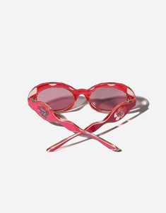 Pink injected frame Pink injected temples Pink mirror rose gold lenses 100% UV protection Size: 49 - 19 - 130 mm Fitting: Standard Packaging: Rubber Made in Italy Pink Mirror, Uv Protection, Flower Power, Sunglasses Women, Lenses, Dolce And Gabbana, Women Accessories, Rose Gold, Sunglasses