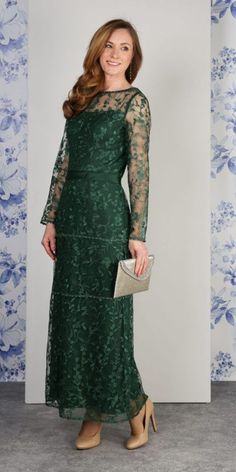 Elegant Green Lace Mother of the Bride/Groom Dress Formal Dress sold by Wedding store on Storenvy Modern Gown, Mother Of The Bride Dresses Long, Three Quarter Sleeve Dresses, Wedding Dress Guide, Mother Of Groom Dresses, Wedding Store, Dress Guide, Bride Groom Dress, Mob Dresses