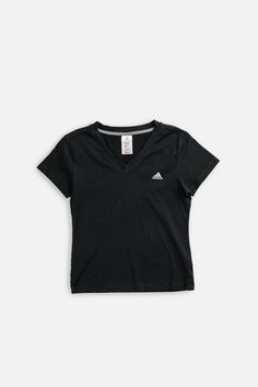 Vintage Adidas Athletic Tee, a vintage fashion must-have. Sourced in Canada by our team of vintage experts. Available in size M. Every piece is one-of-a kind. Free shipping over $100 in North America. Pay-by-installments with Shop Pay and Sezzle. Shop now and help save 65,000 lbs of clothing from landfills every year. Adidas Sportswear T-shirt For Gym, Adidas Logo T-shirt For Workout, Adidas Logo Sports Top With Short Sleeves, Adidas Workout Top With Logo, Adidas Sporty Short Sleeve T-shirt, Adidas Logo Crew Neck Workout T-shirt, Adidas Logo Workout T-shirt Crew Neck, Adidas Cotton Workout T-shirt, Adidas Workout T-shirt With Crew Neck